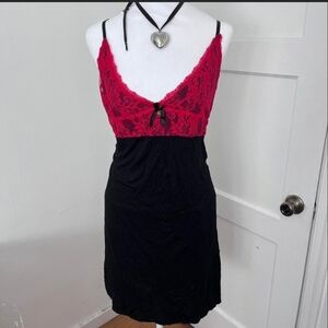 Y2k daisy fuentes red and black lace mini dress